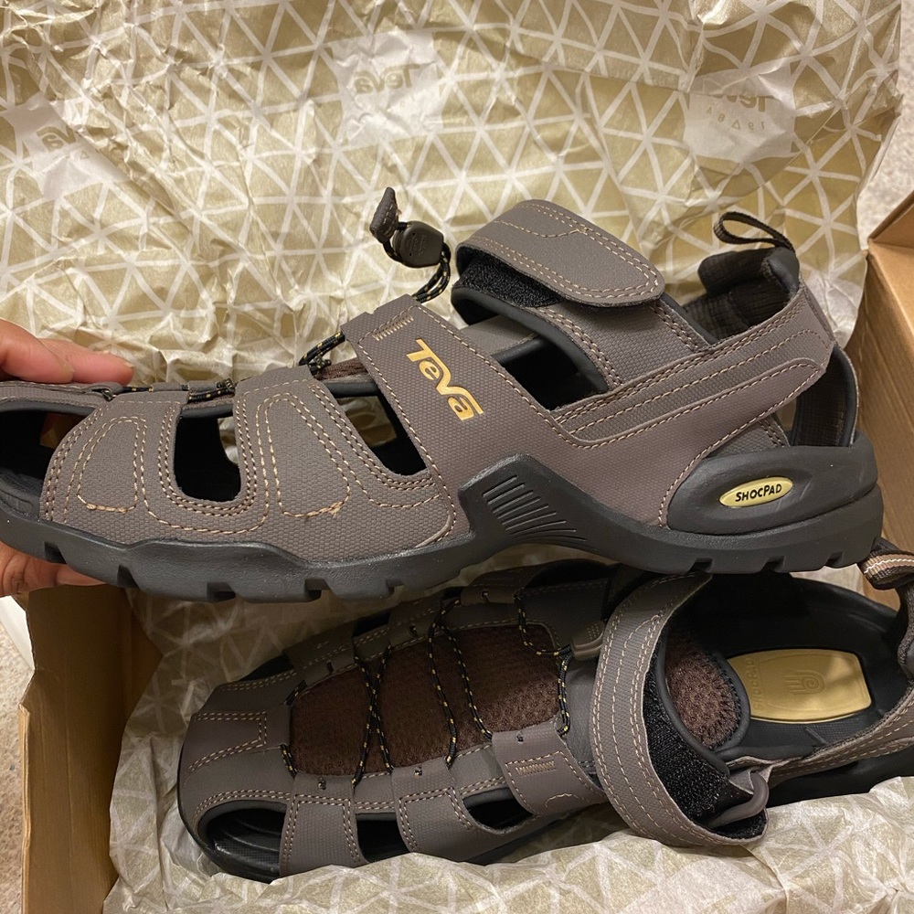 Men’s Teva Sandals NWT